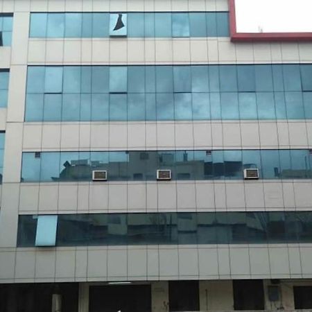 Iroomz Hoysala Residency Bellary Exteriör bild