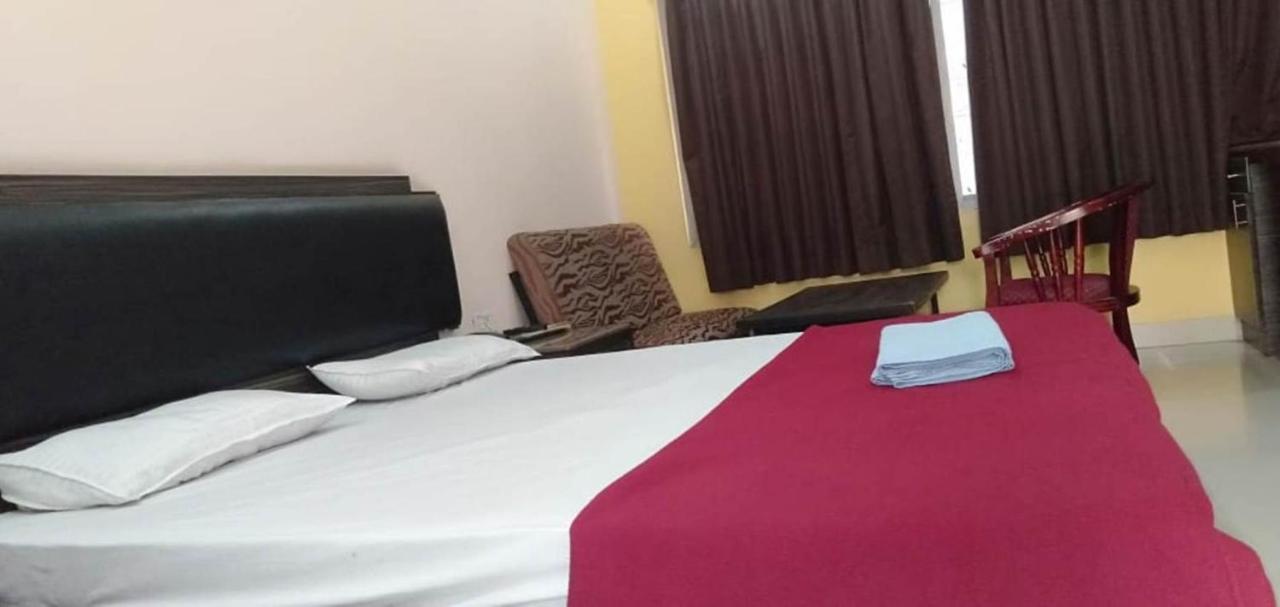 Iroomz Hoysala Residency Bellary Exteriör bild