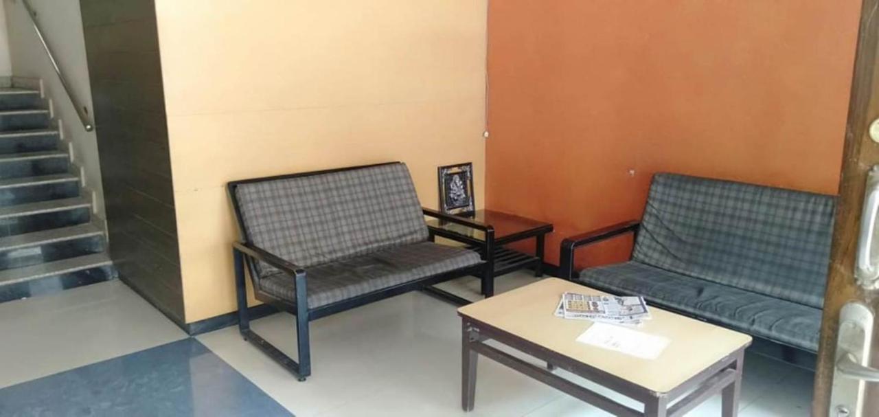 Iroomz Hoysala Residency Bellary Exteriör bild