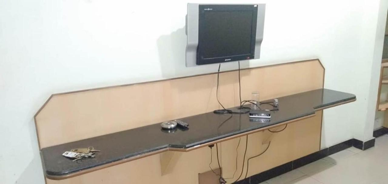 Iroomz Hoysala Residency Bellary Exteriör bild