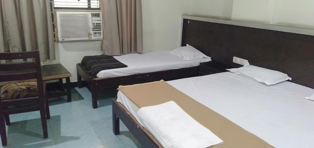 Iroomz Hoysala Residency Bellary Exteriör bild
