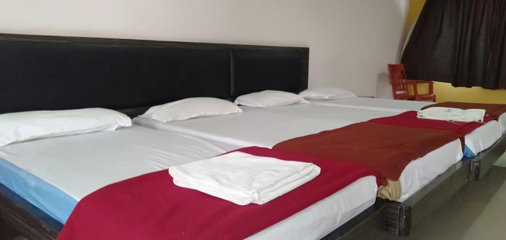 Iroomz Hoysala Residency Bellary Exteriör bild